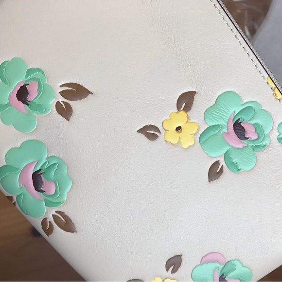 🌺 Coach Wristlet With Floral Print - Picture 8 of 10